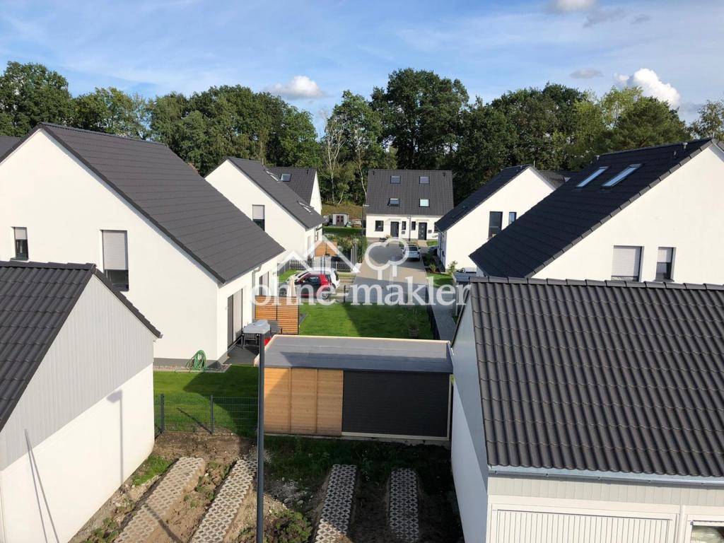 Exklusive Reihenendhaus mit Garten, Terrasse, Einbauküche und Garage in Glinde - Photo 1