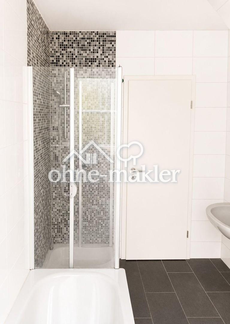 Frisch renovierte 4-Zimmer-Dachgeschosswohnung mit Balkon in ruhiger Lage - Photo 3
