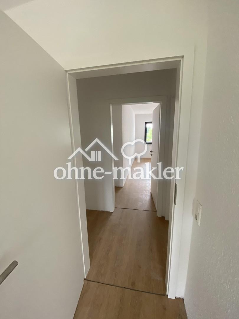 helle Dachgeschosswohnung in ruhiger Lage - Photo 2