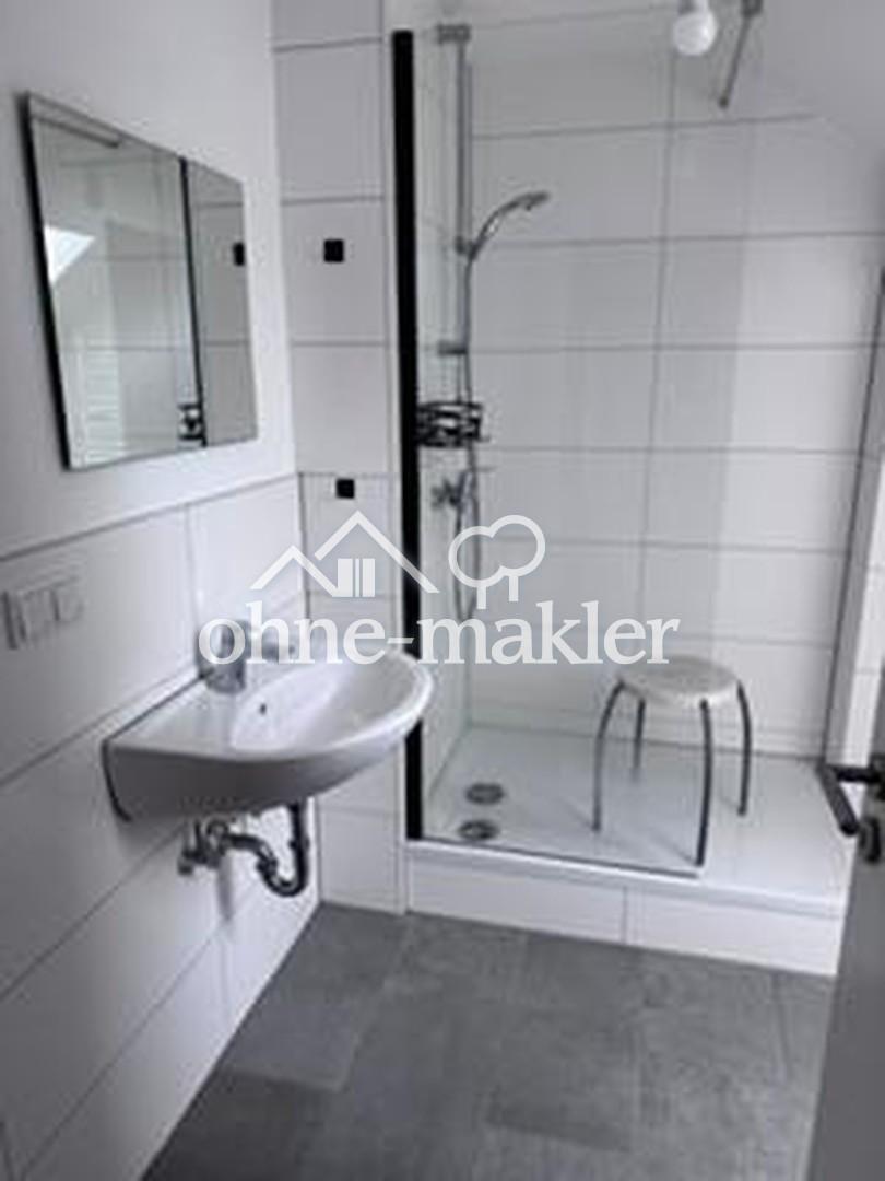 Charmante 2 Zimmer-Dachgeschosswohnung in Mannheim-Friedrichsfeld -frisch renoviert - Photo 1