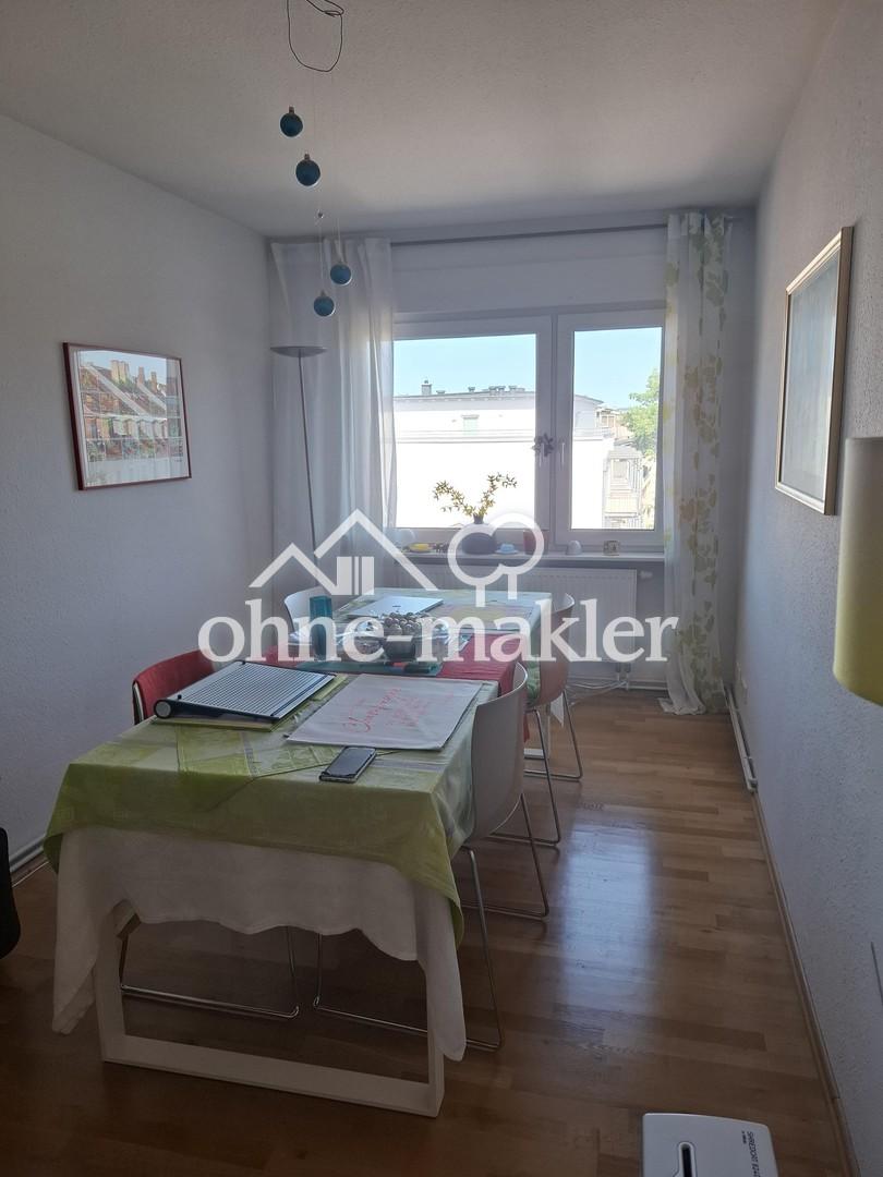 Schöne 3-Zimmer-Wohnung mit Dachterrasse und Balkon in der Karlsruher Oststadt - Photo 2