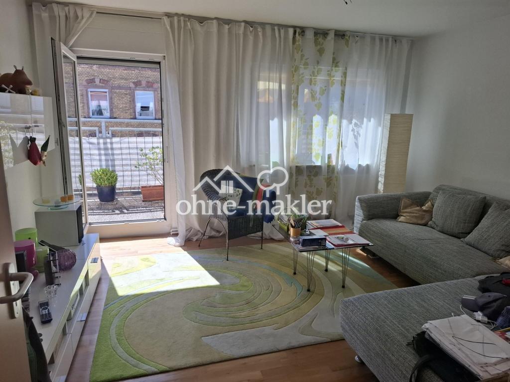 Schöne 3-Zimmer-Wohnung mit Dachterrasse und Balkon in der Karlsruher Oststadt - Photo 1