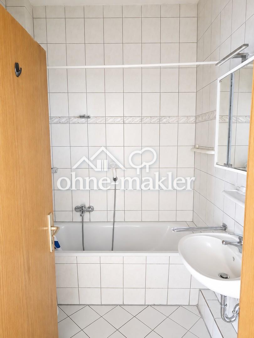 Freundliche 2-Zimmer-Altbauwohnung mit Einbauküche - Foto 2