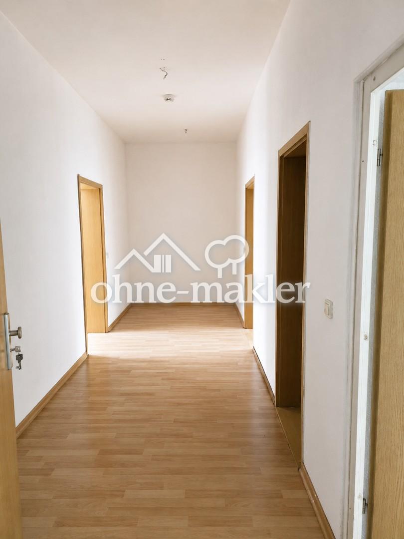 Freundliche 2-Zimmer-Altbauwohnung mit Einbauküche - Foto 3