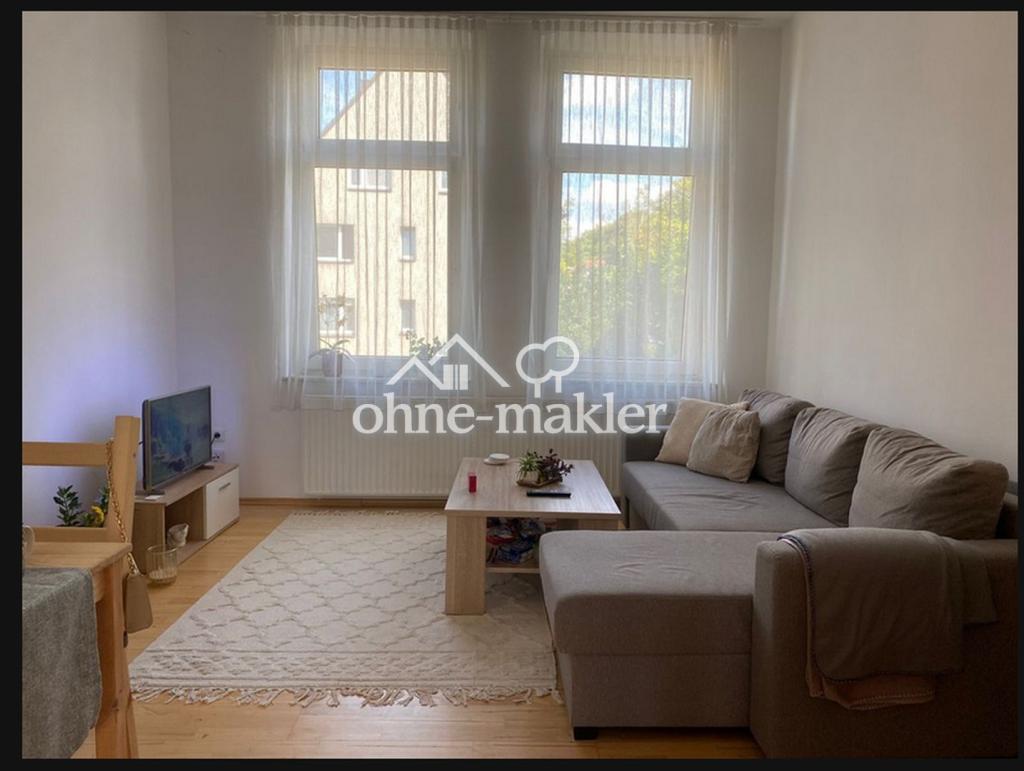 Modernisierte Wohnung mit zwei Zimmern und EBK in Bochum - Photo 1