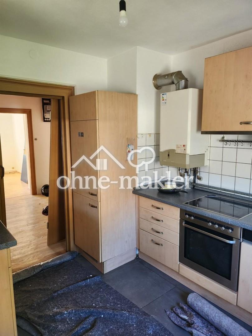 Schöne 4 Zimmer Wohnung mit Einbauküche und Balkon - Foto 2
