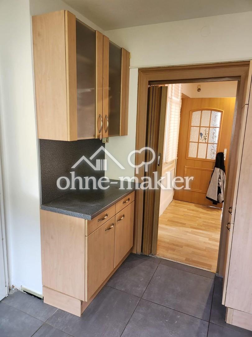 Schöne 4 Zimmer Wohnung mit Einbauküche und Balkon - Foto 1