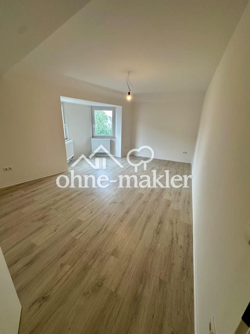 Großzügige 4-Zimmer-Wohnung mit ca. 145 m², Balkon, 2 Bädern, Aufzug und Garage in Düsseldorf-Bilk - Photo 2