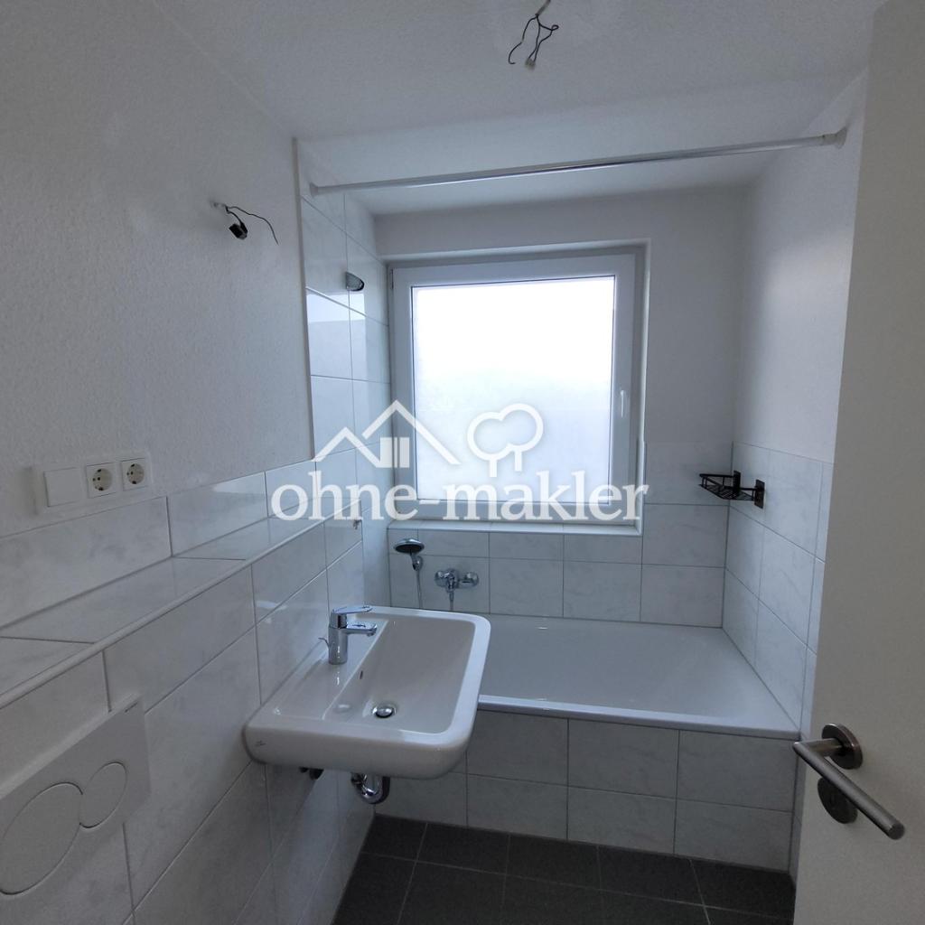 Schöne Dachgeschosswohnung in Refrath - Photo 3
