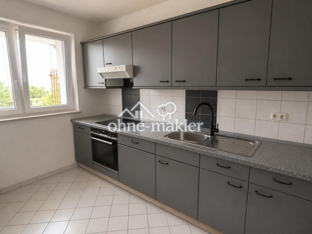 geräumige 3 Zimmer Wohnung mit Balkon und TG - Photo 3