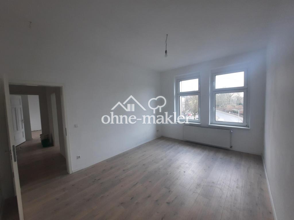 Großzügige und charmante Wohnung im 2. OG - Foto 1