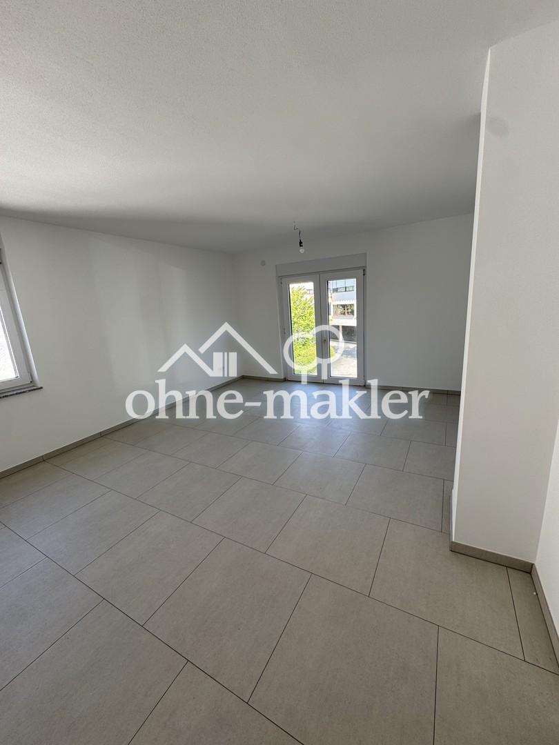 Erstbezug nach Kernsanierung: Großzügige 3-Zimmer-Wohnung mit sonnigem Balkon und Panoramablick - Photo 2