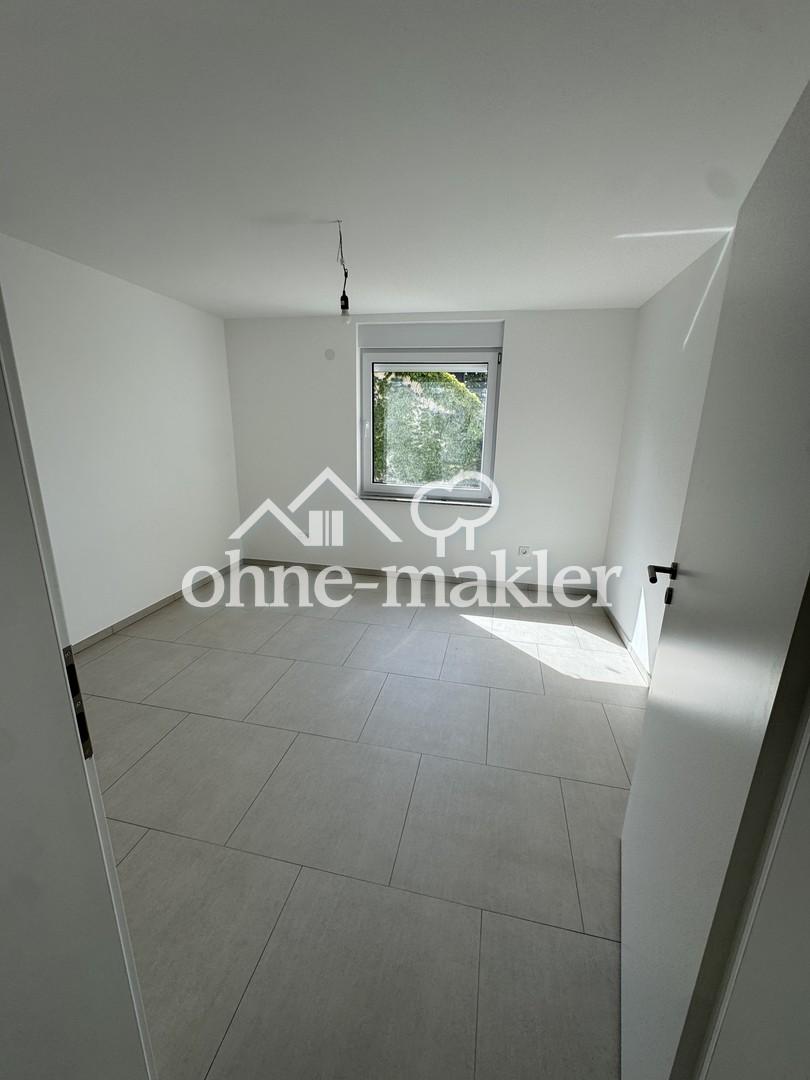 Erstbezug nach Kernsanierung: Großzügige 3-Zimmer-Wohnung mit sonnigem Balkon und Panoramablick - Photo 3