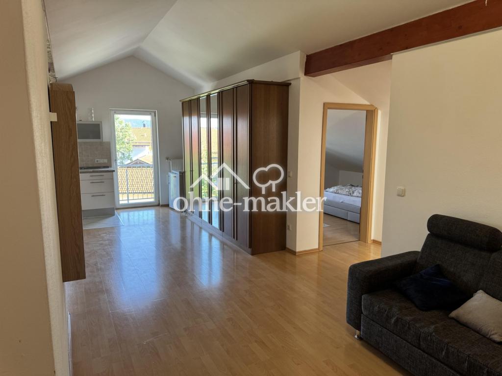 DG Wohnung mit Süd-Balkon und Einbauküche. Tierhaltung nicht erwünscht. - Photo 2