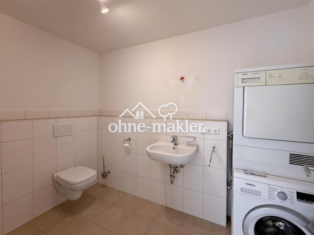 Gut gelegene, ruhige, helle Wohnung mit Balkon, Einbauküche, Aufzug, Garagen- und Außenstellplatz - Photo 5