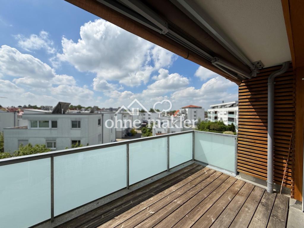 Gut gelegene, ruhige, helle Wohnung mit Balkon, Einbauküche, Aufzug, Garagen- und Außenstellplatz - Photo 5