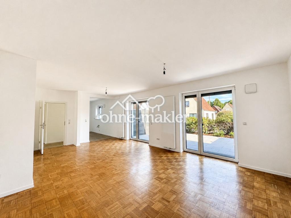 Erstbezug nach hochwertiger Sanierung: Moderne Doppelhaushälfte mit sonniger Terrasse - Photo 1