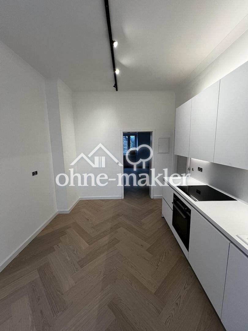 Charmante Altbauwohnung: Luxus-Einbauküche und Stilvollem Interieur - Foto 2