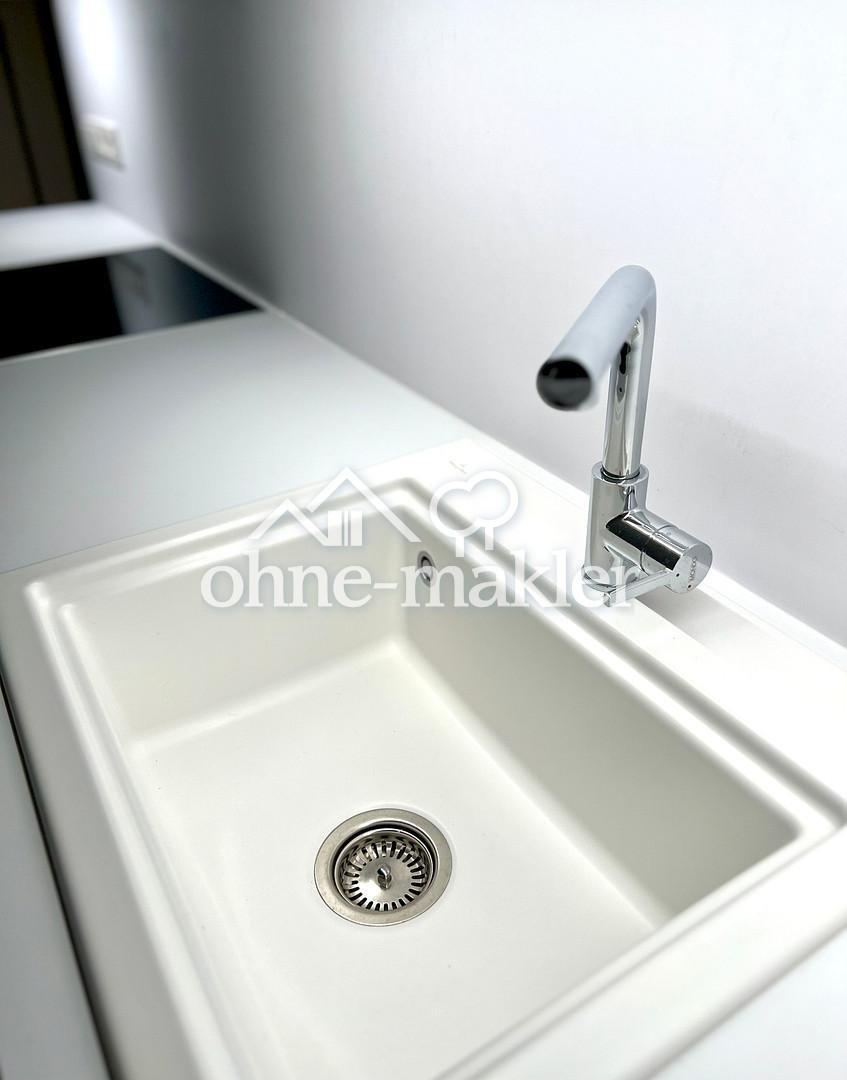 Charmante Altbauwohnung: Luxus-Einbauküche und Stilvollem Interieur - Foto 3