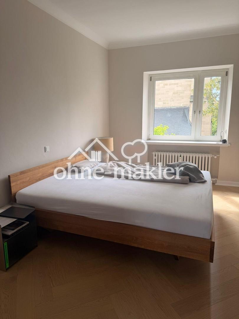 Charmante Altbauwohnung: Luxus-Einbauküche und Stilvollem Interieur - Foto 1
