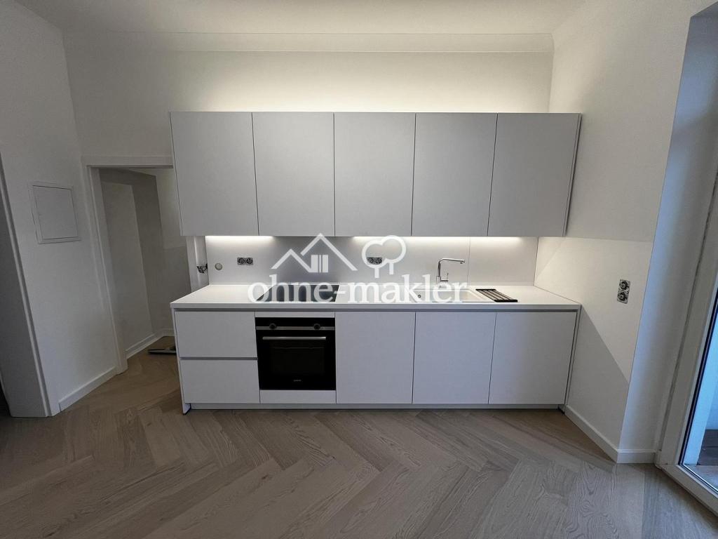 Charmante Altbauwohnung: Luxus-Einbauküche und Stilvollem Interieur - Photo 4
