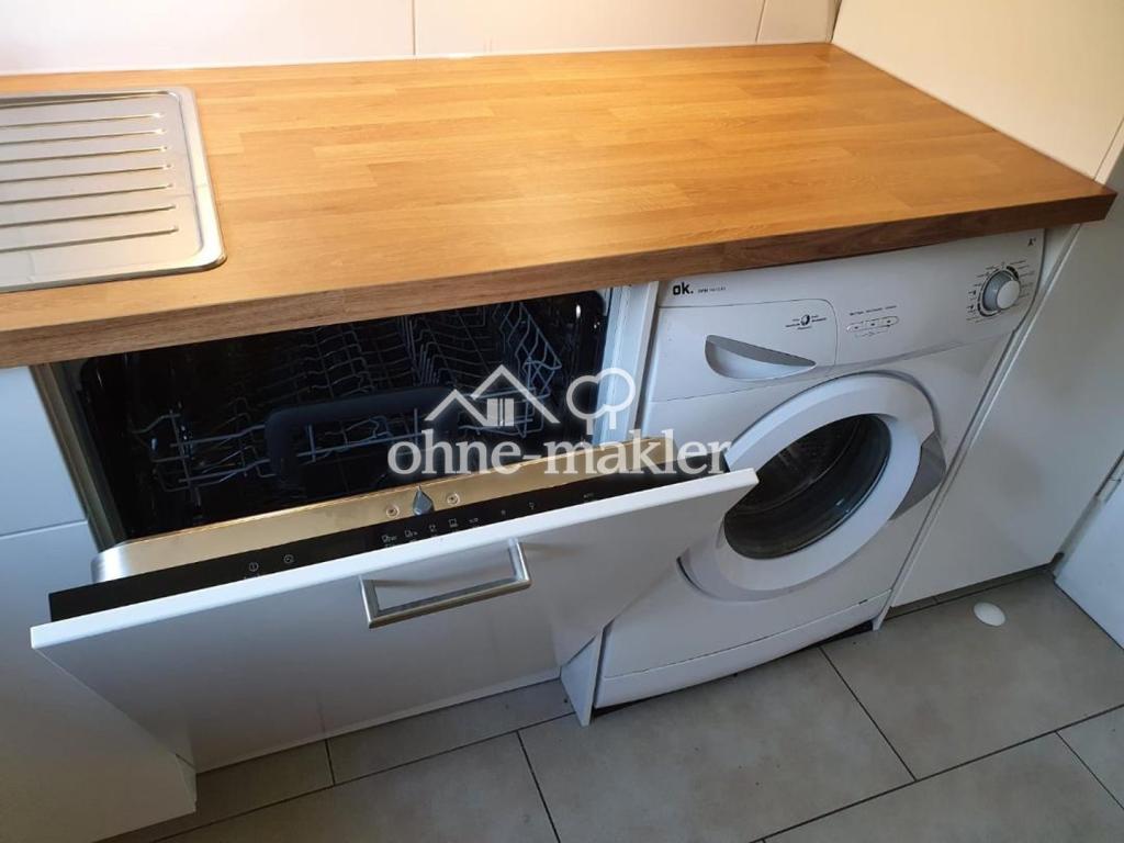 Sofort verfügbar 1-Zimmer-Wohnraum, möbliert, Küche, S-Bahn Nähe, Stuttgart-Obertürkheim - Photo 3