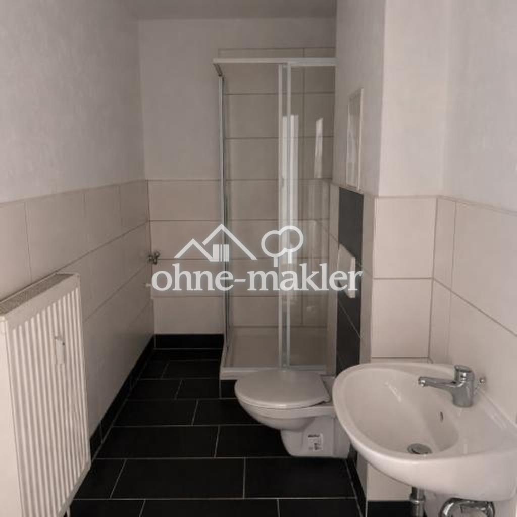 Bezugsfreie attraktive 2-Zimmer-Wohnung mit großem Balkon und Einbauküche von privat - Foto 3