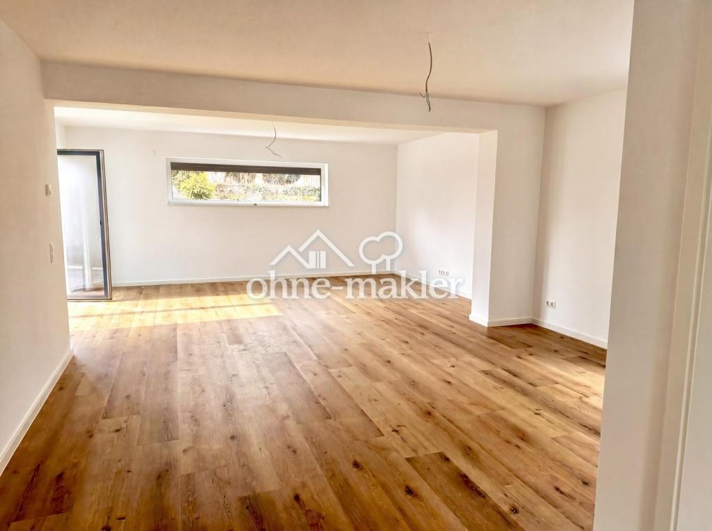 3-ZKB Erdgeschosswohnung mit Garten, Terrasse, EBK & 3 Stellplätzen - Foto 1