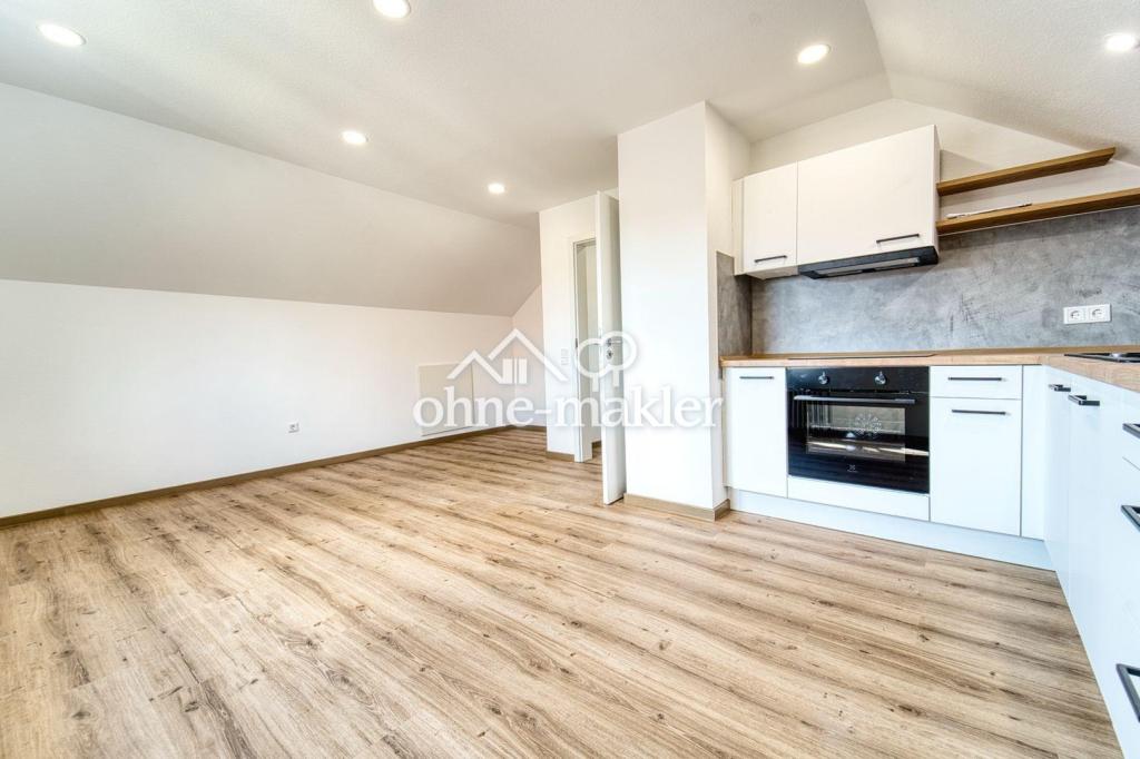 Kernsanierte DG-Wohnung mit neuer Einbauküche zu vermieten - Foto 2