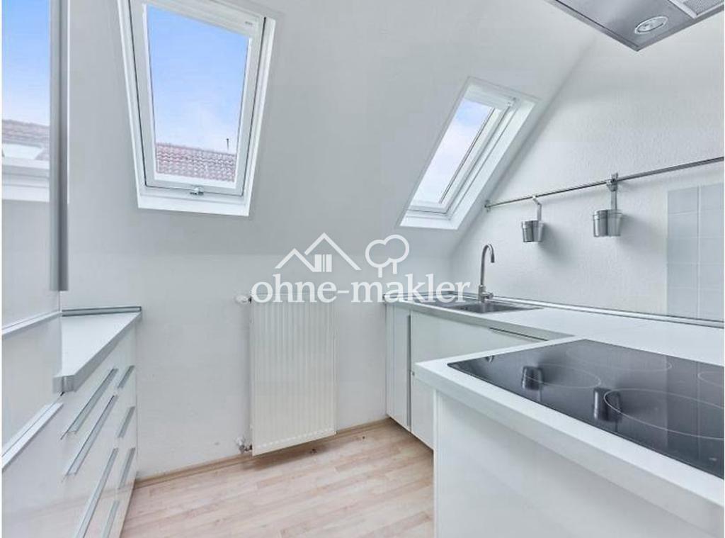 Helle 2-Zimmer-DG mit Küche, neue Fenster, Stellplatz + Wärmepumpe - Photo 1