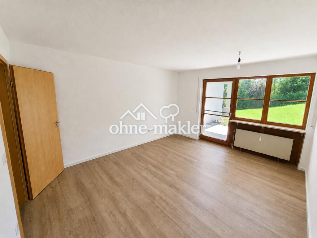 Helle und modernisierte Maisonette mit Terrasse, Balkon und Garage - Foto 3