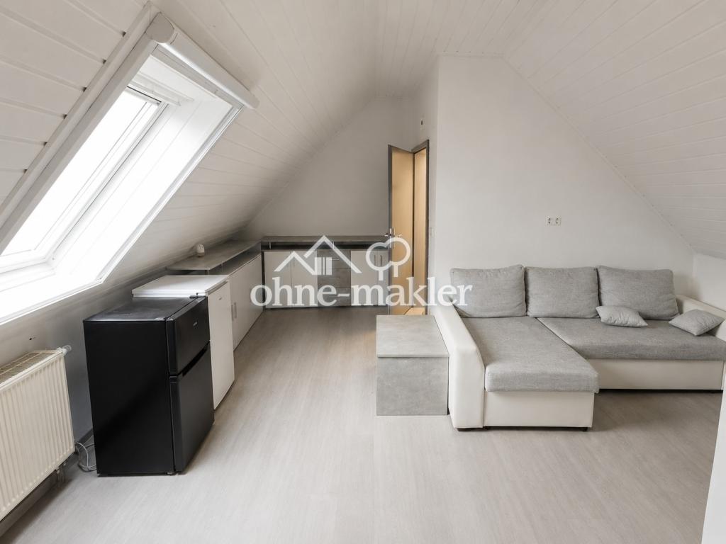 Kompaktes Dachgeschoss-Appartement mit neuer Nolte-Küche, Klima und Stellplatz - Photo 1