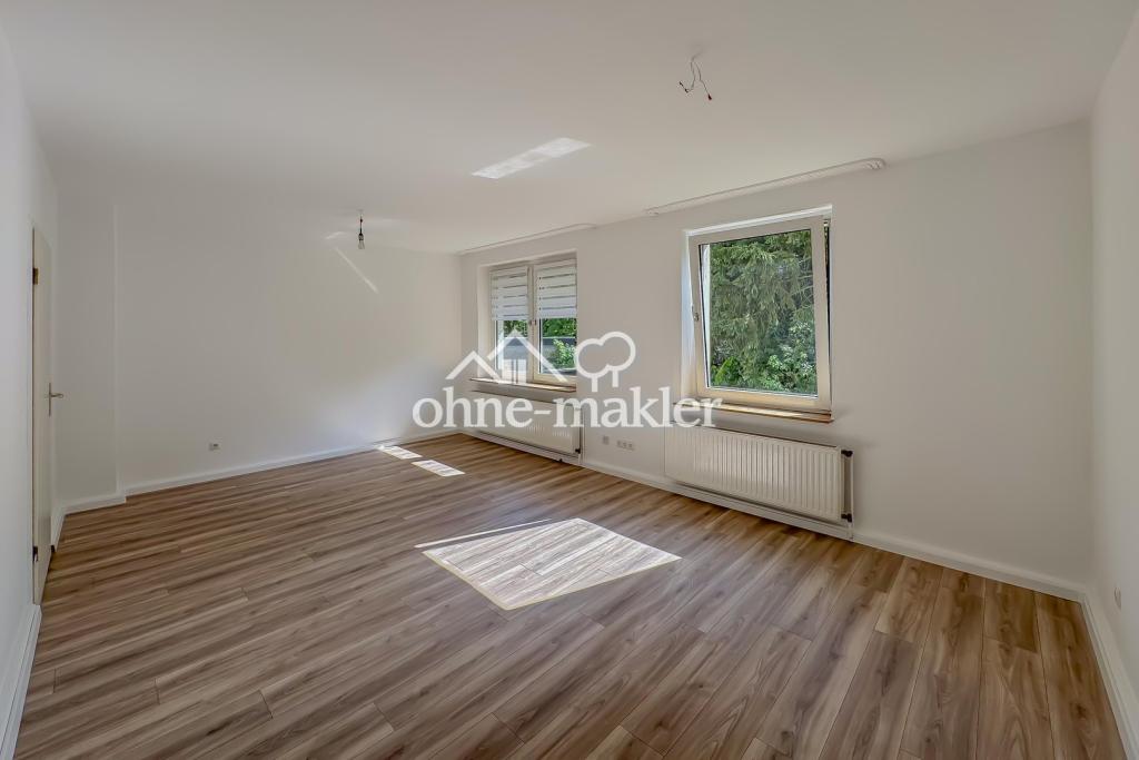 2,5 ZIMMER – HOCHPARTERRE – FRISCH RENOVIERT – AB 01.09. FREI - Photo 1