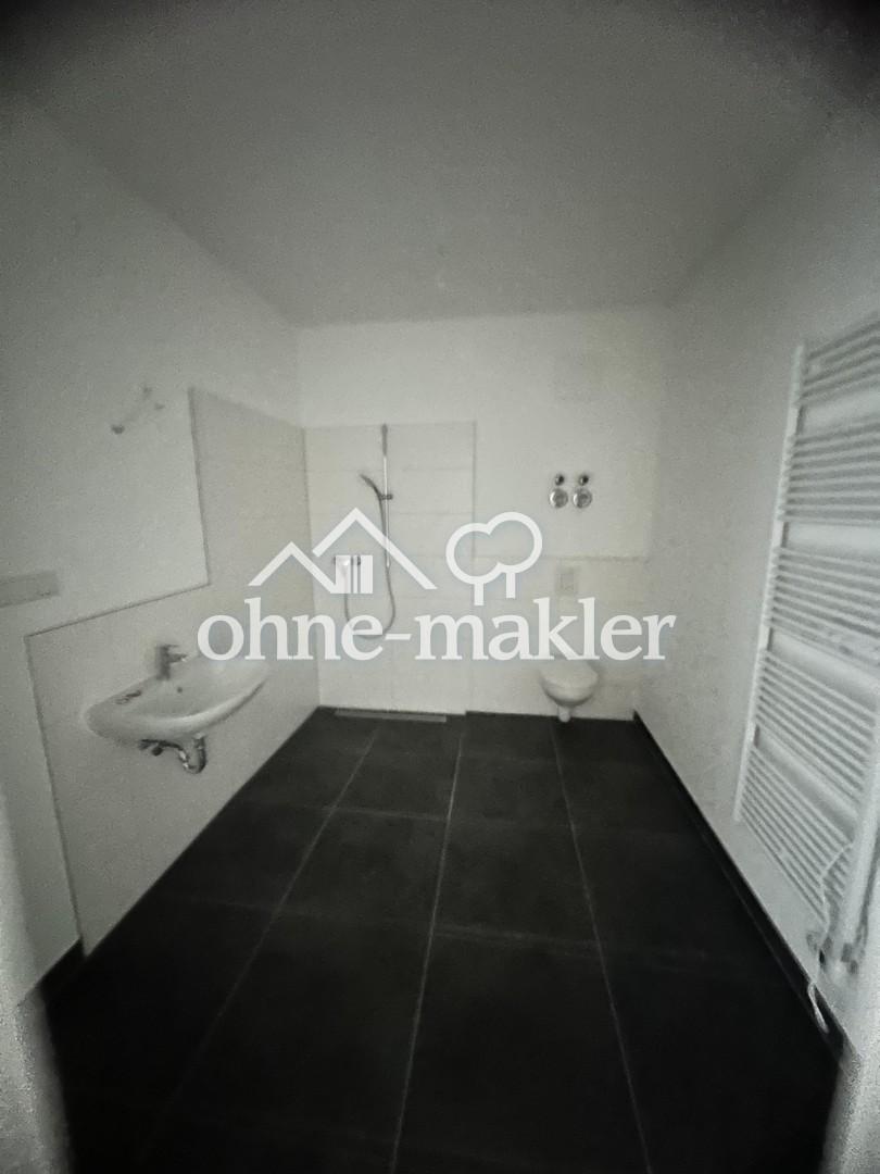 Exklusive 1-Zimmer-Wohnung mit Balkon, Aufzug und Tiefgaragenstellplatz - Photo 2