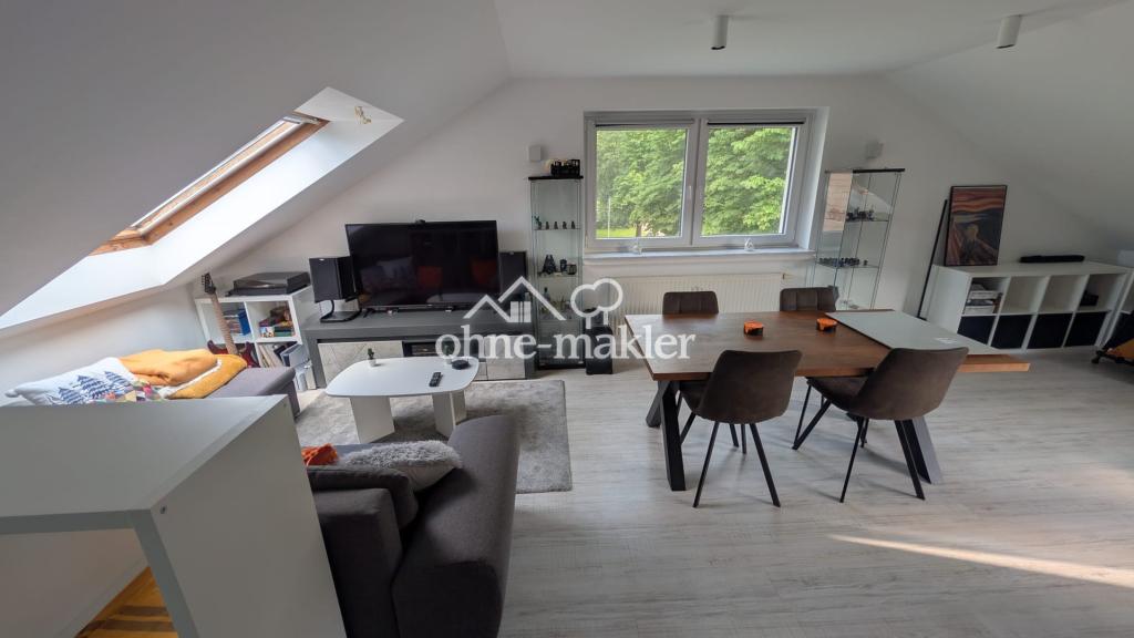 Helle 2‑Zimmer DG‑Wohnung mit großem Tageslichtbad – gepflegtes privates 8‑Familienhaus - Foto 2