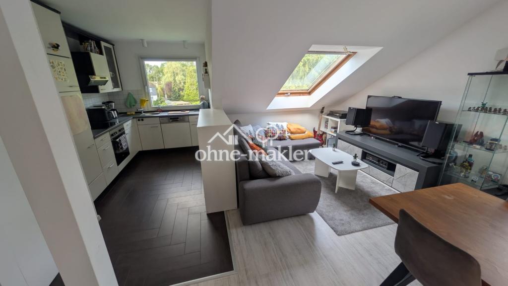 Helle 2‑Zimmer DG‑Wohnung mit großem Tageslichtbad – gepflegtes privates 8‑Familienhaus - Foto 1