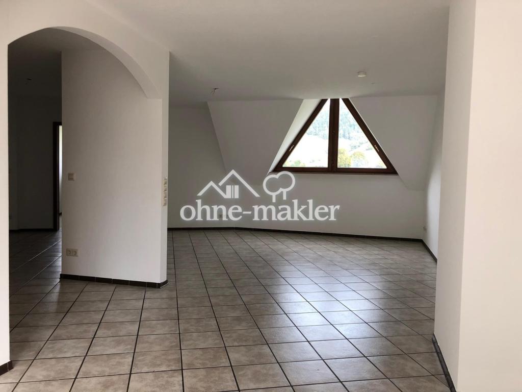 3.5 Zimmer OG auf grosszügigen 100 qm mit kl. Balkon & Fussbodenheizung - Photo 1