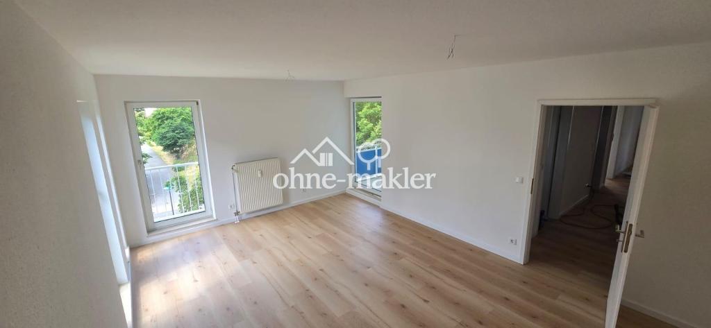 zwei Zimmer Wohnung in Bernau bei Berlin mit Balkon & Tiefgarage frisch renoviert - Photo 1