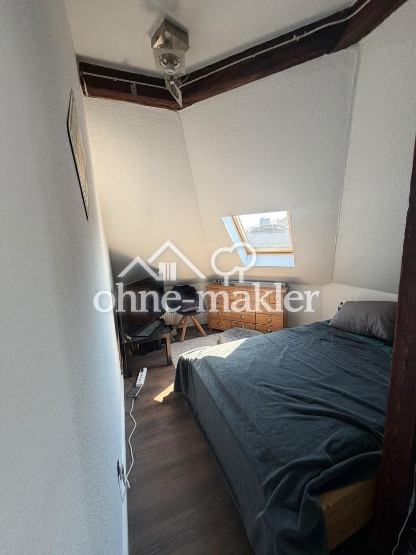 Nette 2 Zimmer Dachgeschosswohnung mit Klimaanlage - Foto 1