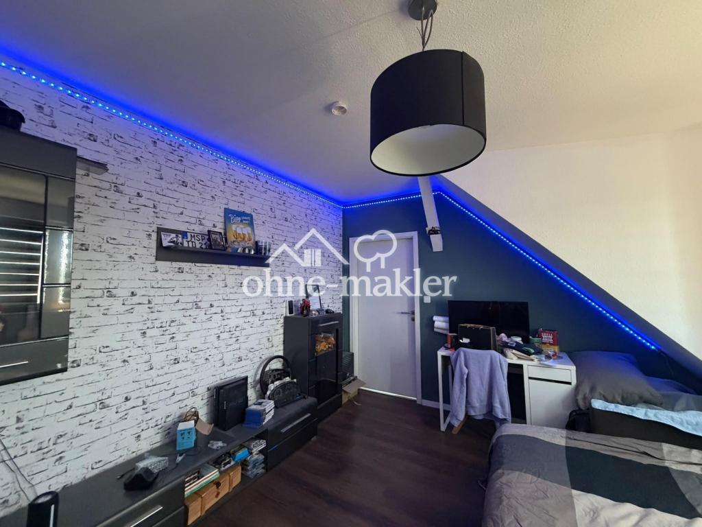 Nette 2 Zimmer Dachgeschosswohnung mit Klimaanlage - Foto 3