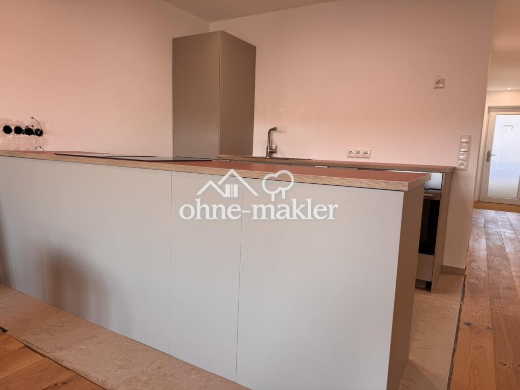 Neu renovierte,teilmöbelierte Wohnung mit Einbauküche, Balkon und Tiefgaragenstellplatz - Foto 4