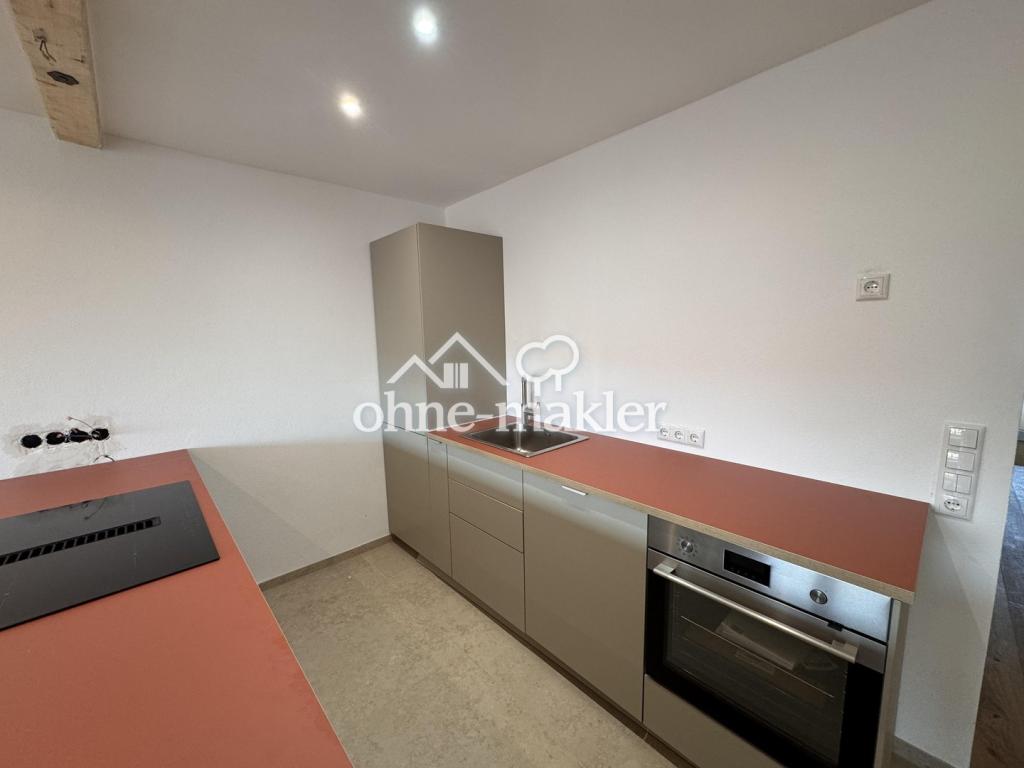 Neu renovierte,teilmöbelierte Wohnung mit Einbauküche, Balkon und Tiefgaragenstellplatz - Foto 5