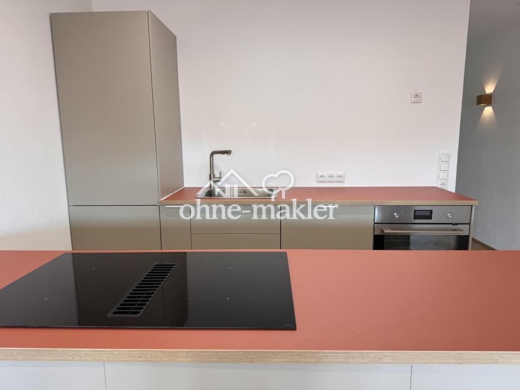 Neu renovierte,teilmöbelierte Wohnung mit Einbauküche, Balkon und Tiefgaragenstellplatz - Foto 3
