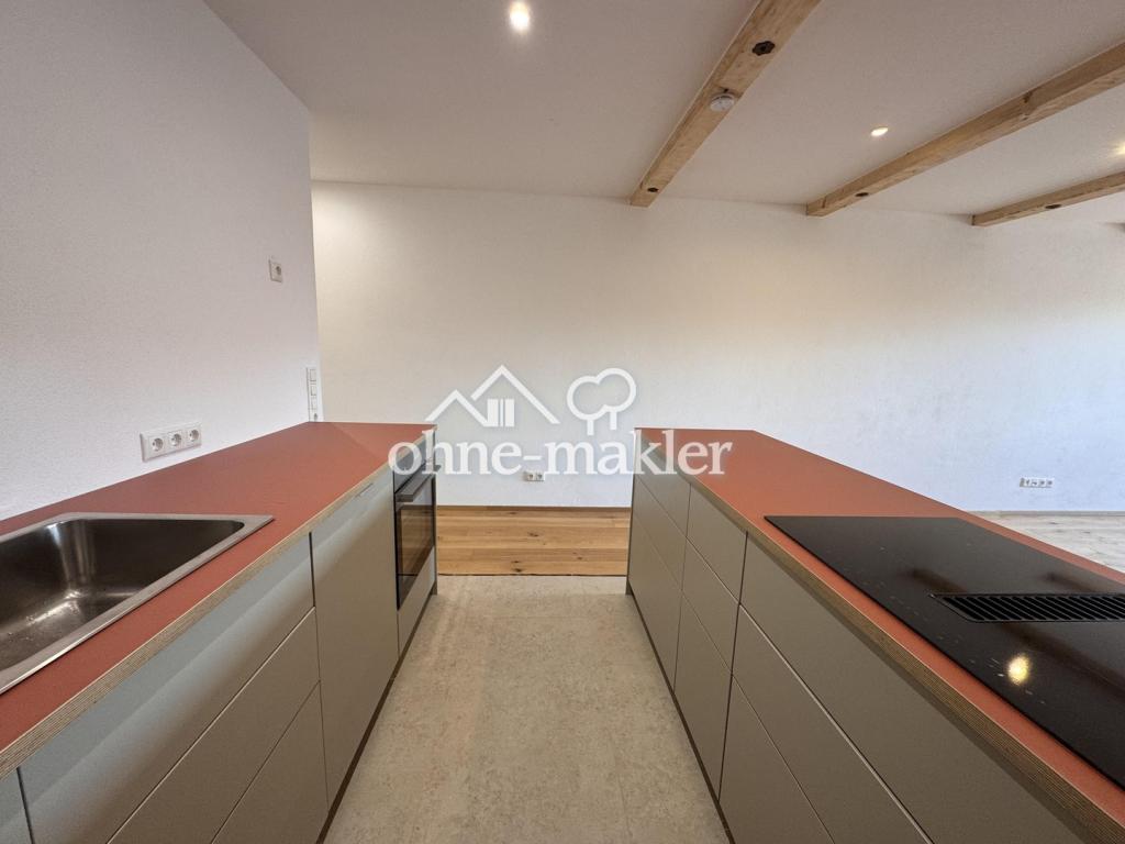 Neu renovierte,teilmöbelierte Wohnung mit Einbauküche, Balkon und Tiefgaragenstellplatz - Foto 2