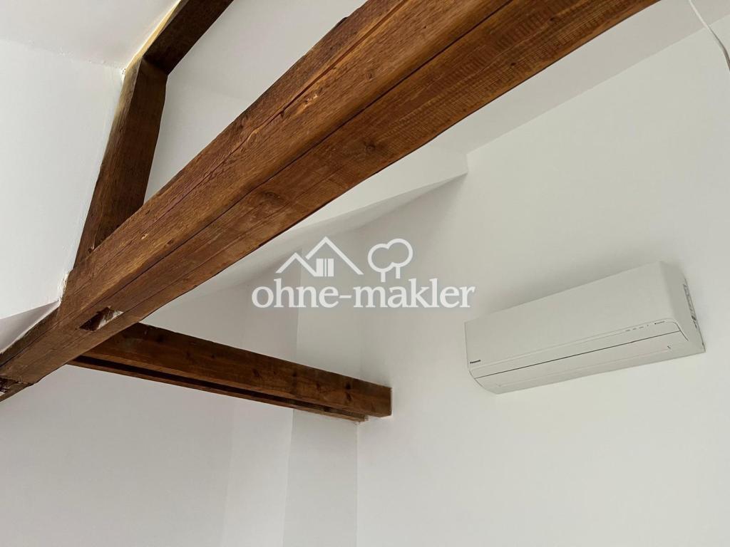 Kernsanierte Dachgeschoss Wohnung mit integrierter Klimaanlage - Photo 4