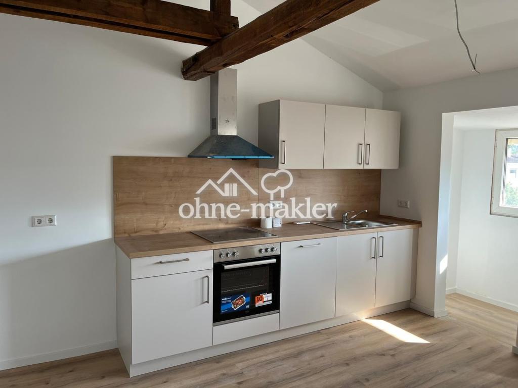 Kernsanierte Dachgeschoss Wohnung mit integrierter Klimaanlage - Photo 1