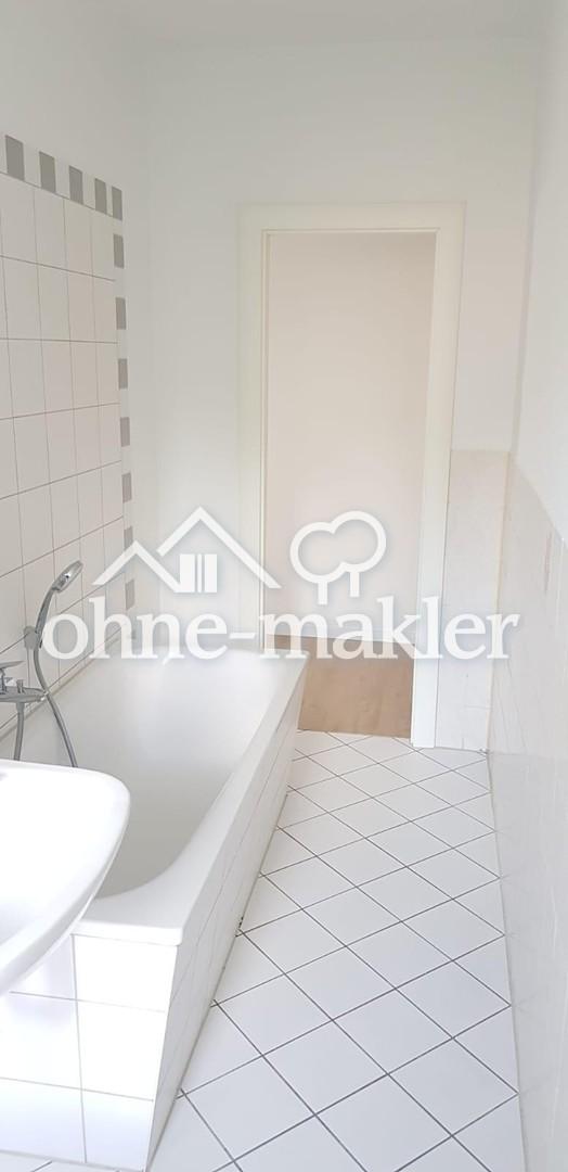 Elterlein: Sonnige 3-Zimmer-Wohnung mit großem Balkon und Einbauküche in ruhiger Neubauanlage - Photo 2