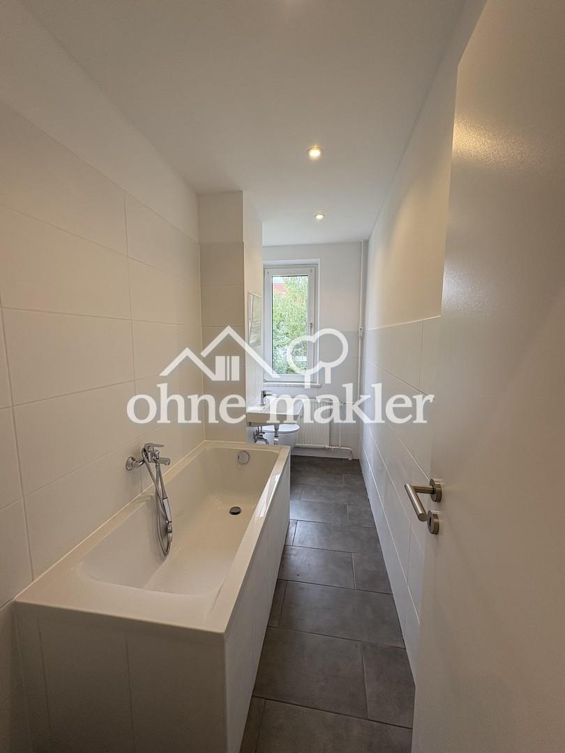Frisch renovierte 3-Raum Wohnung mit Einbauküche und Balkon - Foto 3