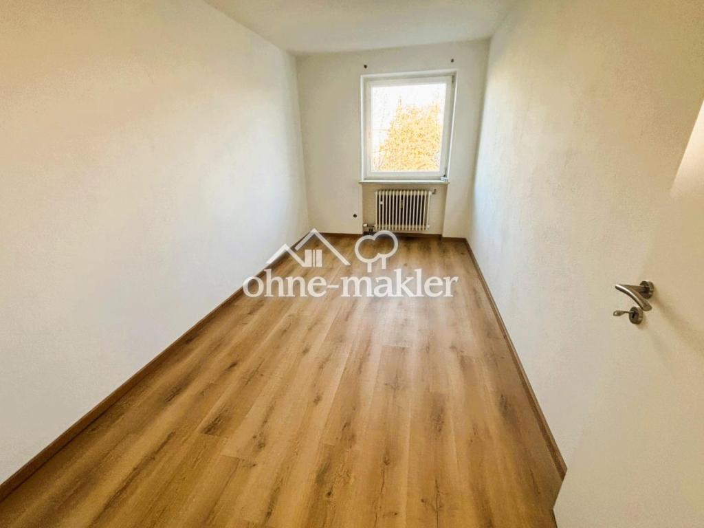 Frisch sanierte 3-Zimmer-Wohnung mit Loggia und TG in attraktiver Lage - Photo 2