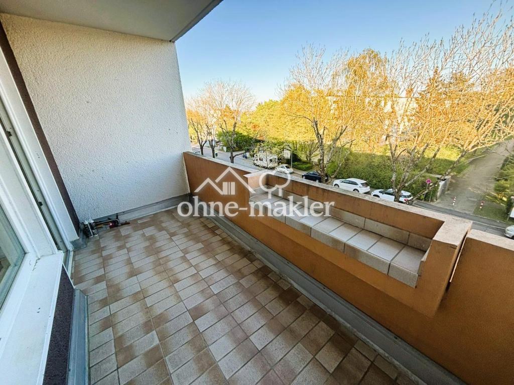 Frisch sanierte 3-Zimmer-Wohnung mit Loggia und TG in attraktiver Lage - Photo 4
